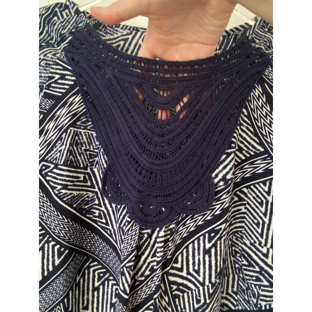ADRIANNA PAPELL CROCHET GEOMETRIC BLOUSE SIZE SMALL NWOT - Picture 3 of 8